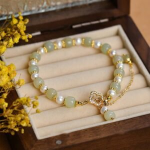 Quiet Wisdom, Worn Daily. Hetian Jade Pearl Alloy Four Leaf Clover Pendent Abundance Bracelet by AetherFate